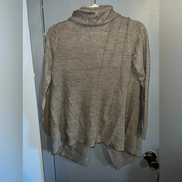 Linda Mathew’s New York 💯 acrylic tan open front sweater sz PM. - Picture 4 of 5